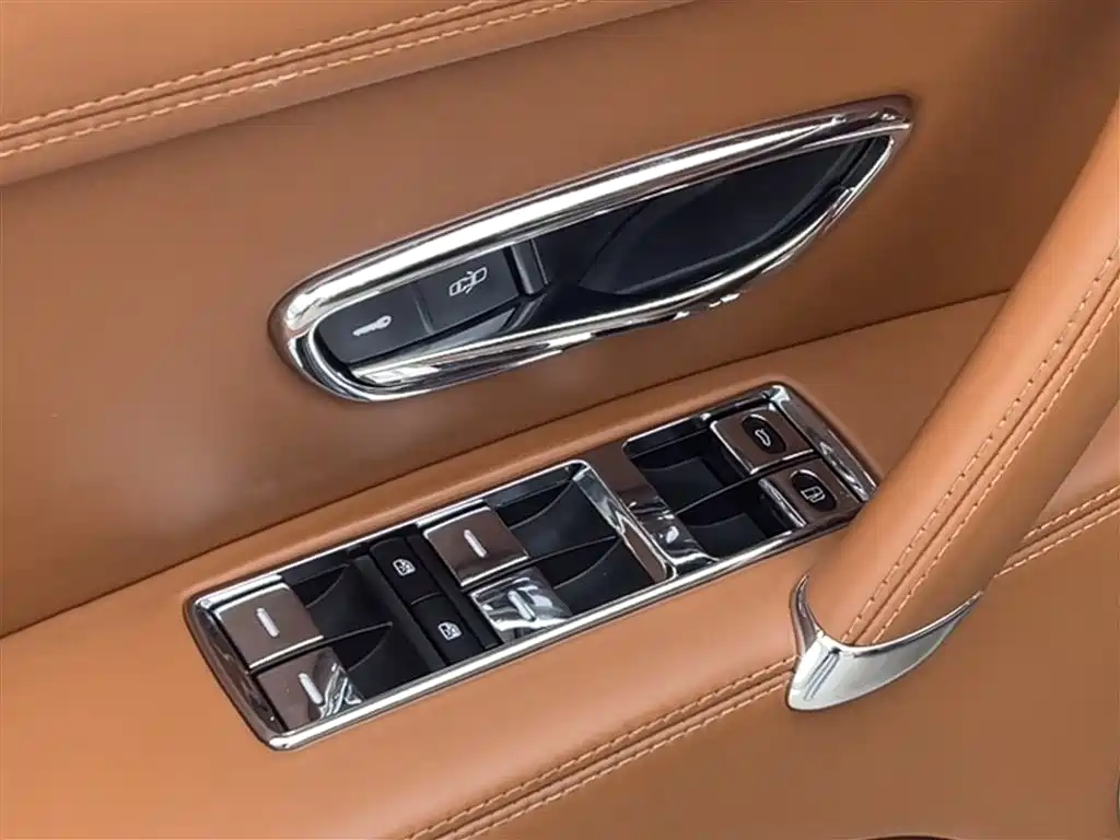 Bentley Flying Spur 2016 — фото 12