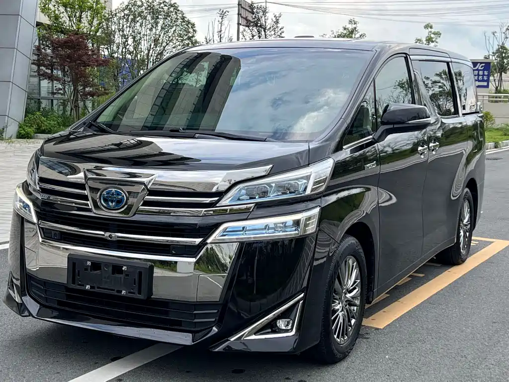 Toyota Vellfire 2021 — фото 1