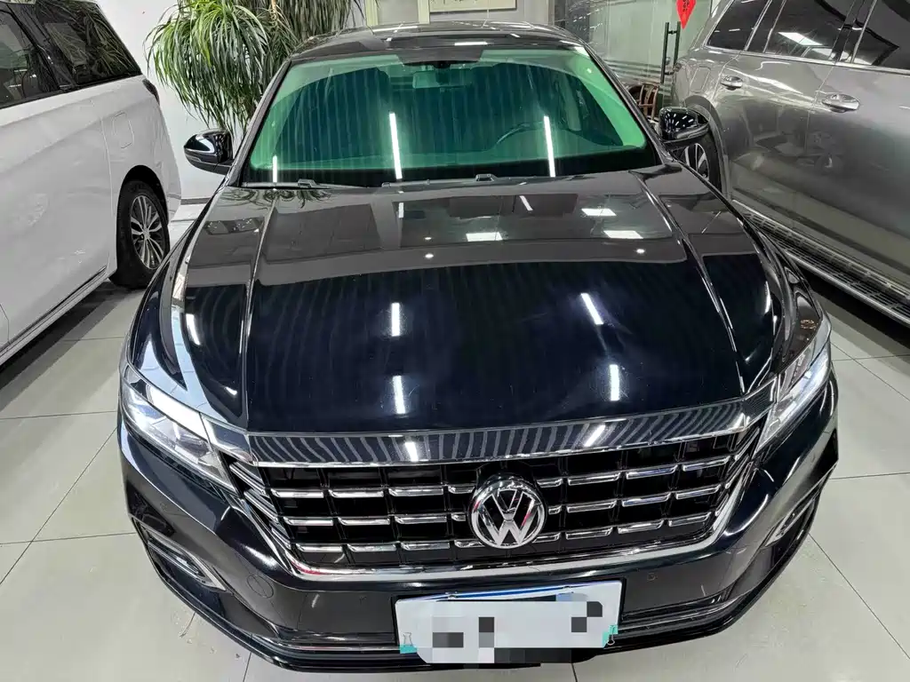 Volkswagen Passat 2019 — фото 1