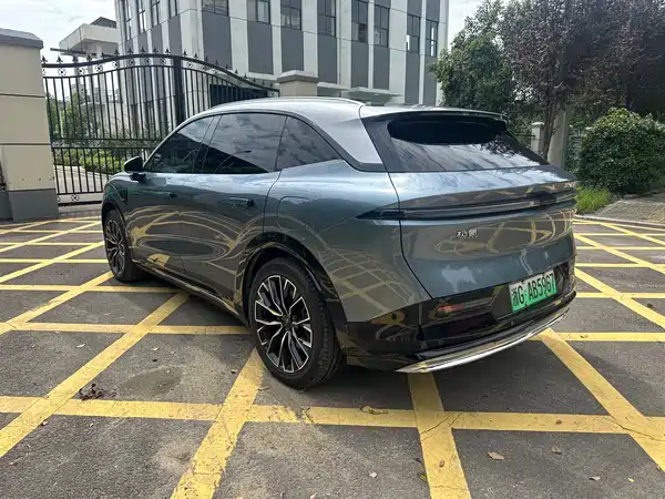 Zeekr 7X 2025