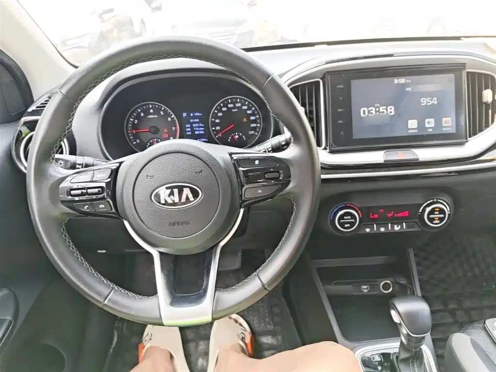 Kia KX1 2019 — фото 10