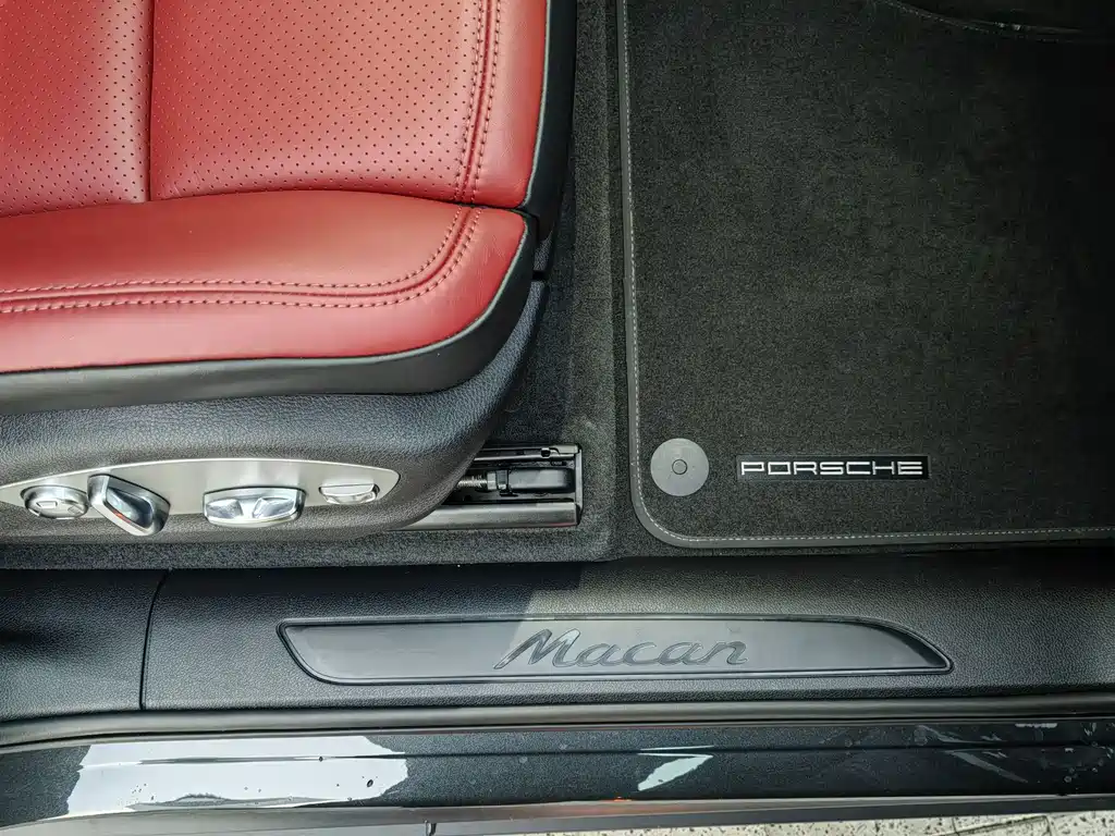 Porsche Macan 2024 — фото 18