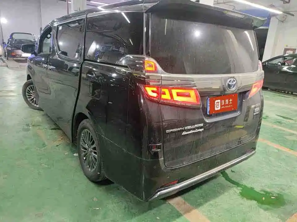 Toyota Vellfire 2023 — фото 4