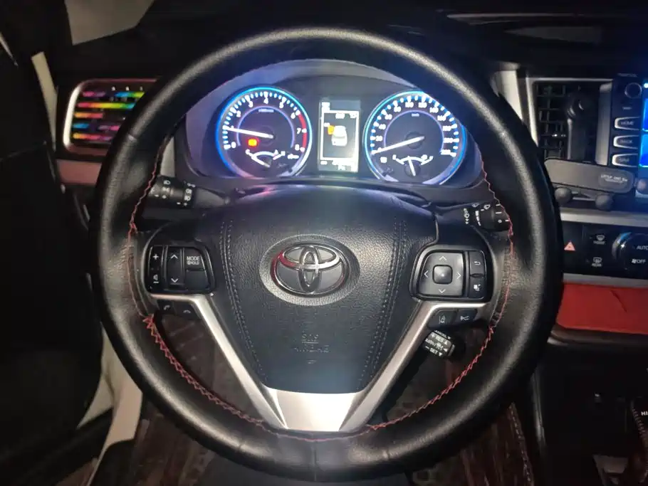 Toyota Highlander 2020 — фото 15