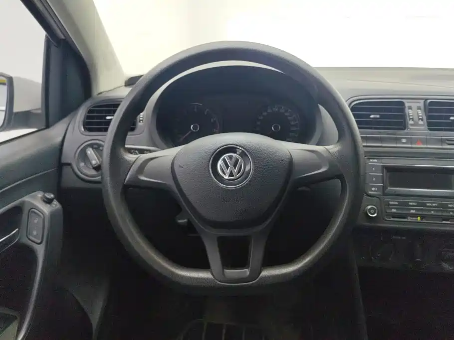Volkswagen Polo 2016 — фото 15