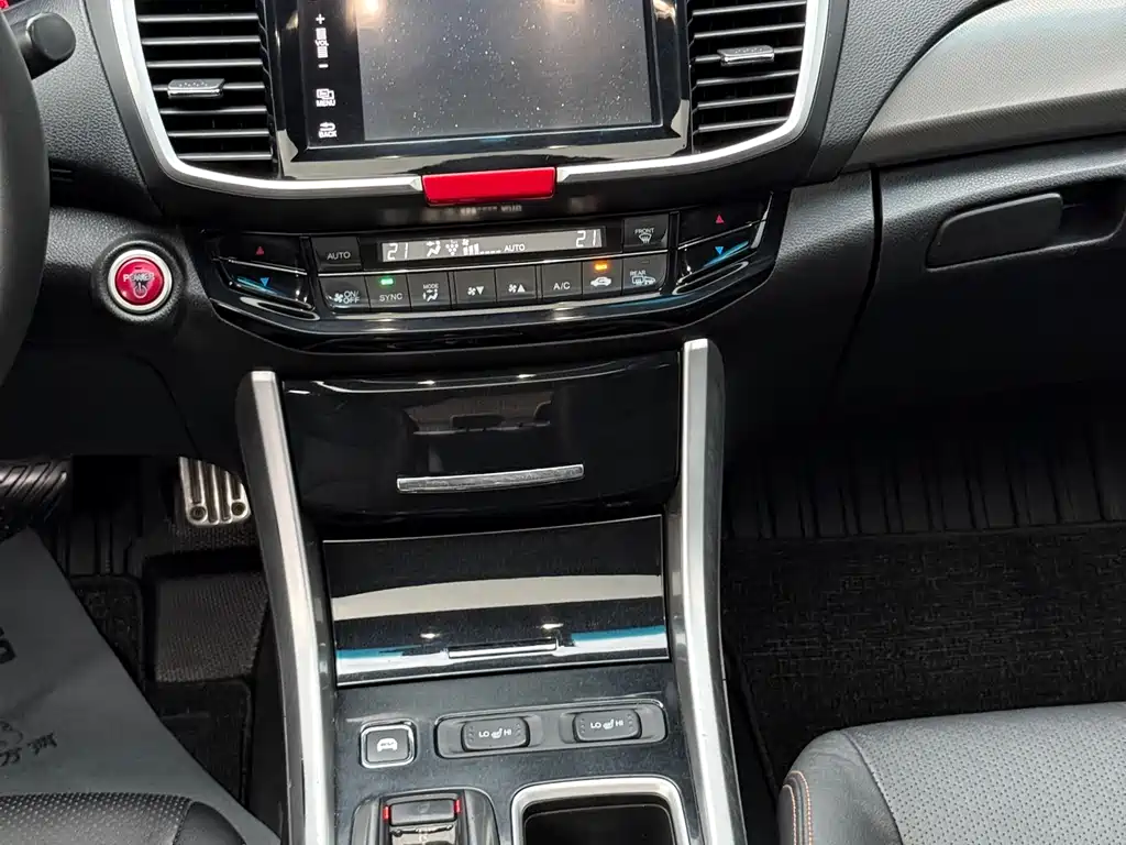 Honda Accord 2018 — фото 13