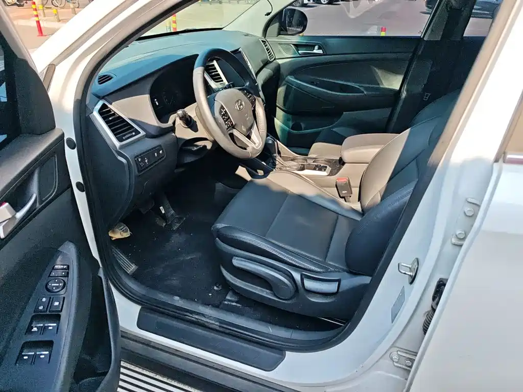Hyundai Tucson 2016 — фото 12