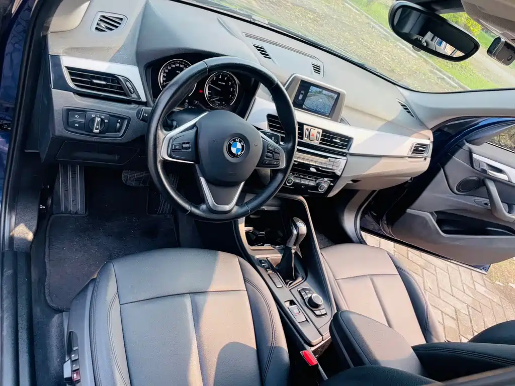 BMW X1 2018 — фото 8