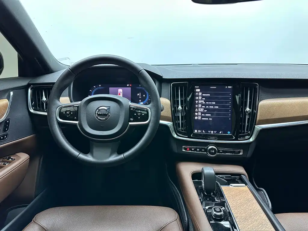 Volvo S90 2024 — фото 17