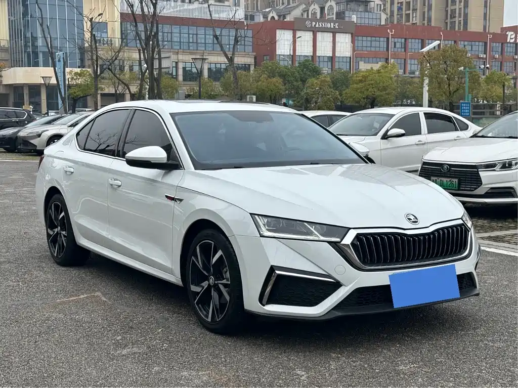 Skoda Octavia 2024 — фото 3
