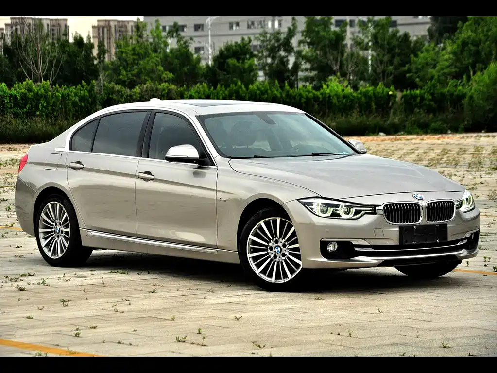 BMW 3 Series 2018 — фото 1