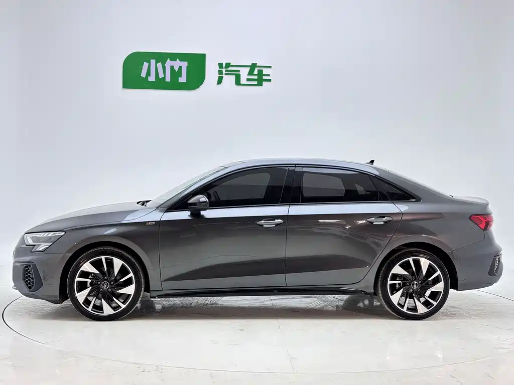 Audi A3 2023 — фото 19