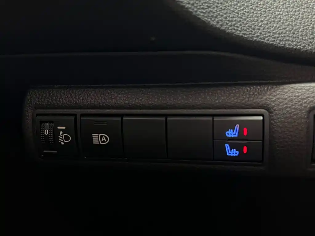 Toyota Corolla 2023 — фото 19