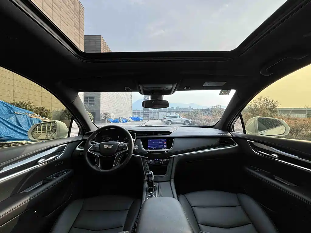 Cadillac XT5 2023 — фото 16