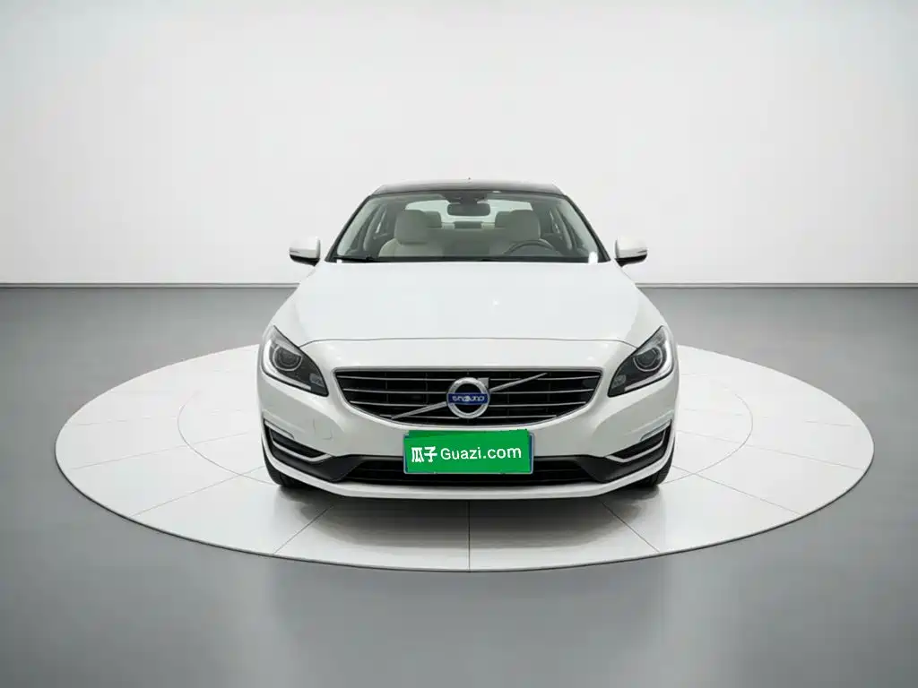 Volvo S60 2017 — фото 2