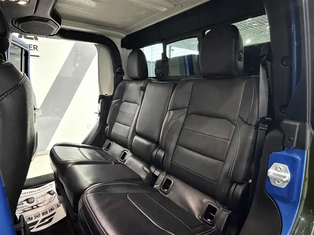 Jeep Gladiator 2023 — фото 11