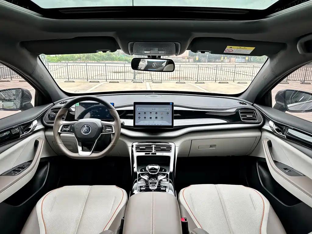 BYD Qin PLUS 2023 — фото 11