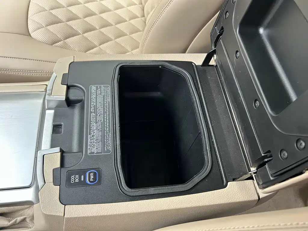 Toyota Land Cruiser 2020 — фото 11