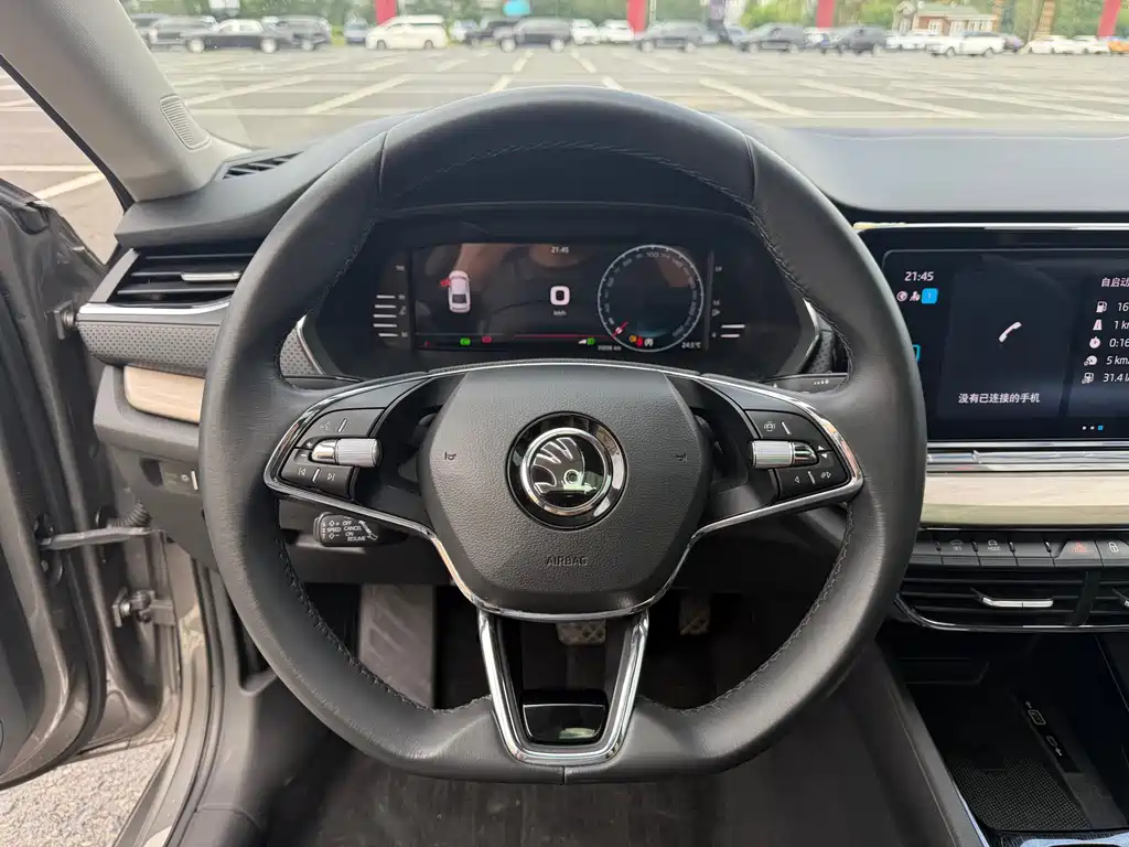 Skoda Octavia 2022 — фото 11