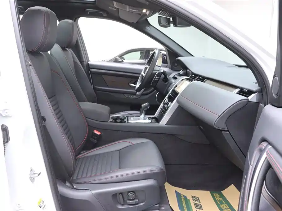 Land Rover Discovery Sport 2023 — фото 18