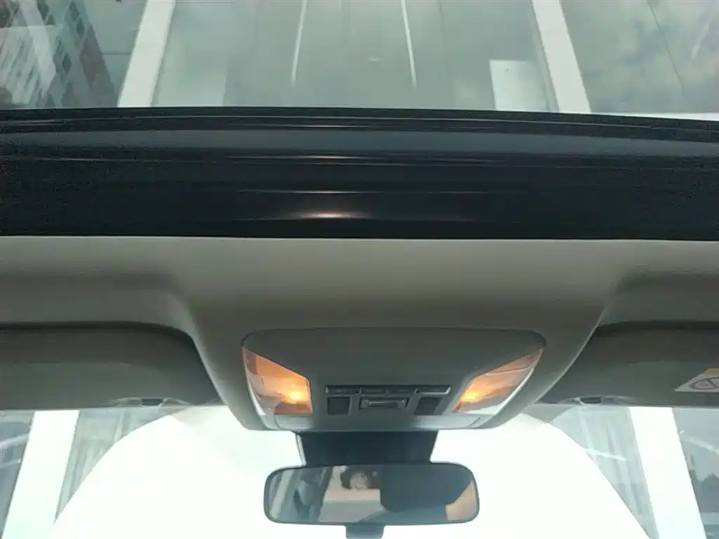 Toyota RAV4 2020 — фото 18