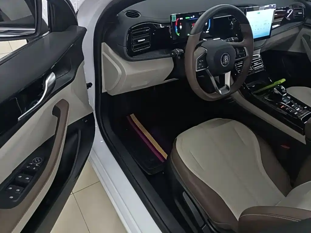BYD Qin PLUS 2025 — фото 16