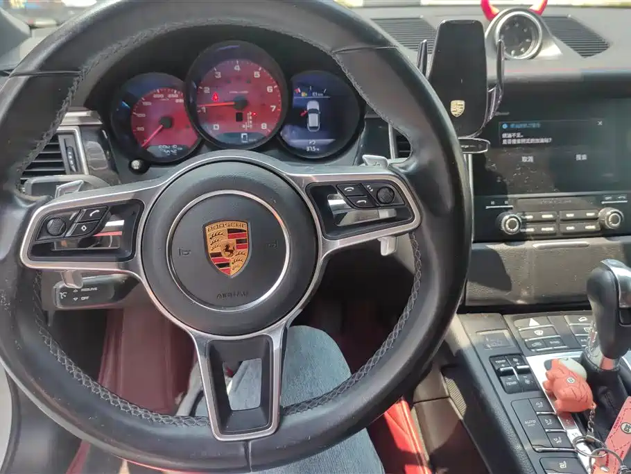 Porsche Macan 2018 — фото 12