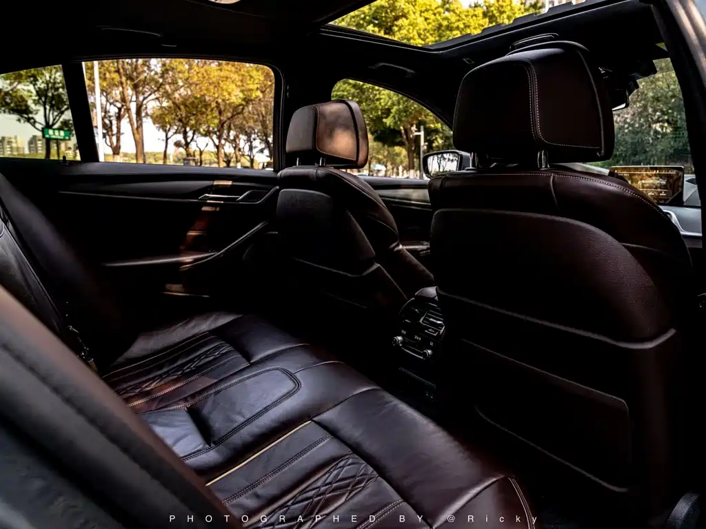 BMW 5 Series 2020 — фото 13