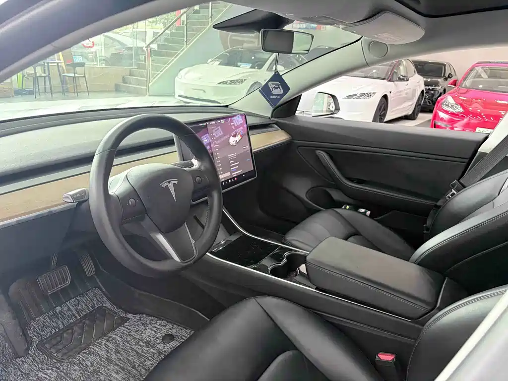 Tesla Model 3 2019 — фото 10