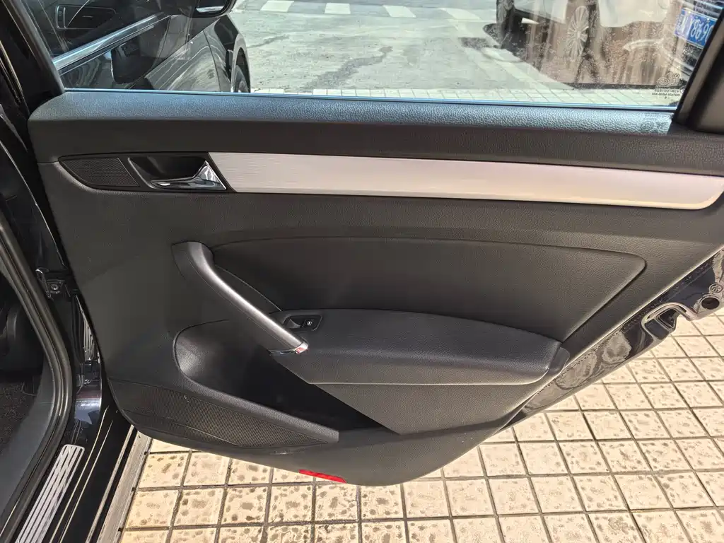 Volkswagen Passat 2015 — фото 17