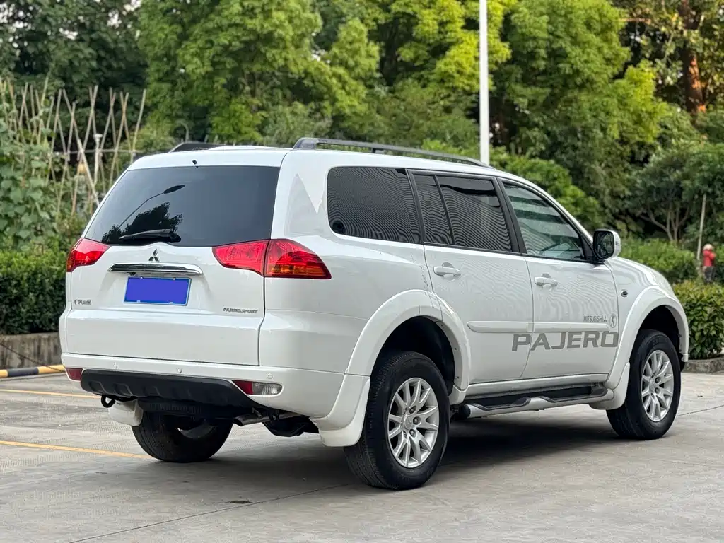 Mitsubishi Pajero Sport 2016 — фото 14
