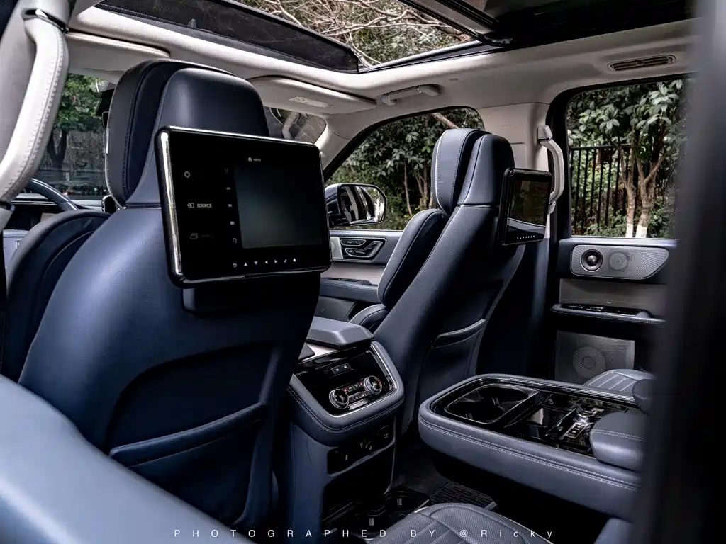 Lincoln Navigator 2020 — фото 16
