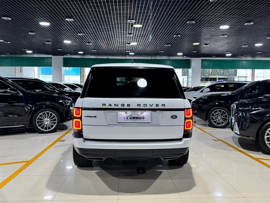Land Rover Range Rover 2022 — фото 18