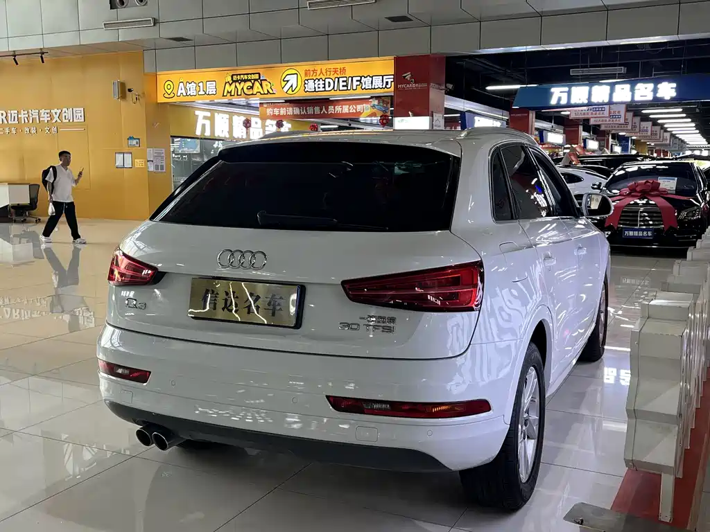 Audi Q3 2018 — фото 19
