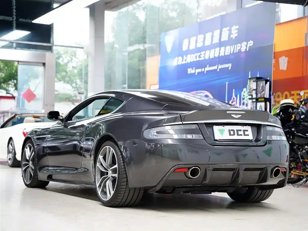 Aston Martin DBS 2010 — фото 58