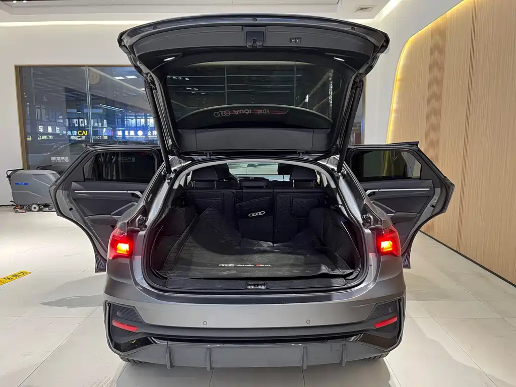 Audi Q3 Sportback 2022 — фото 18