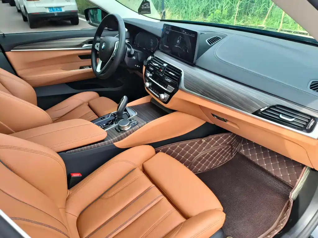BMW 6 Series GT 2023 — фото 26
