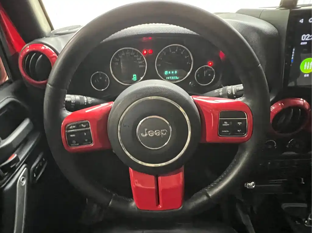 Jeep Wrangler 2015 — фото 12