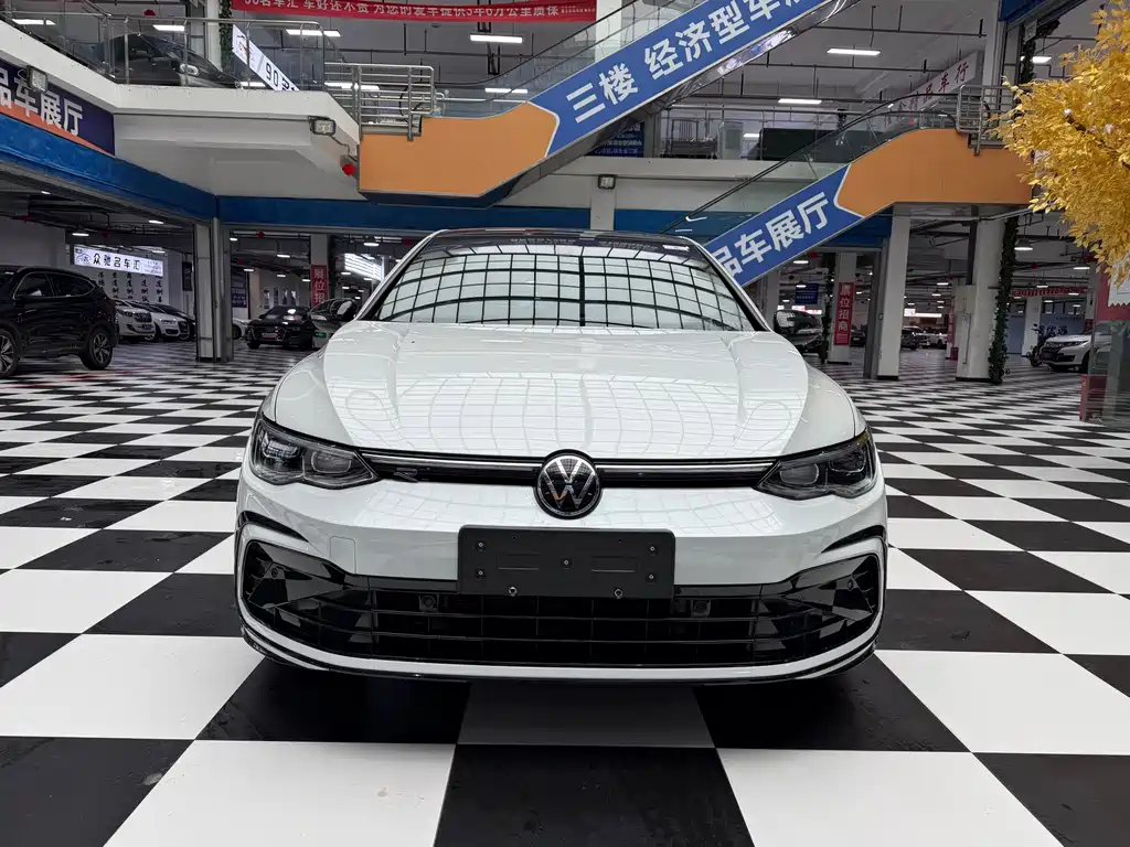 Volkswagen Golf 2023