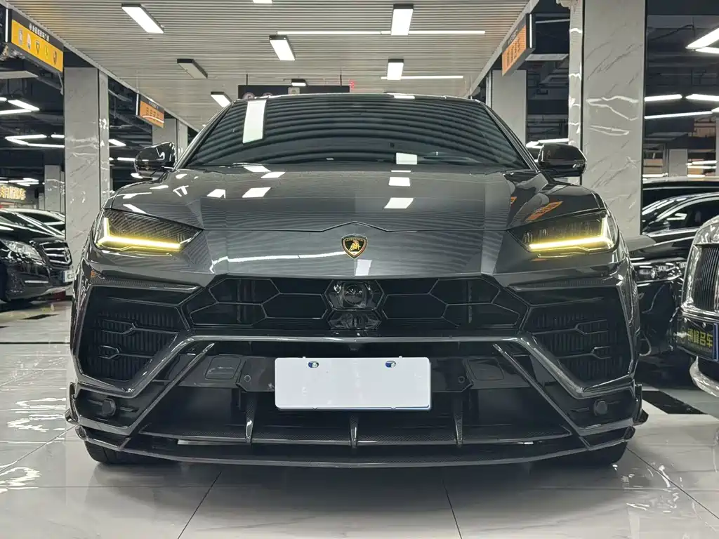 Lamborghini Urus 2020 — фото 3