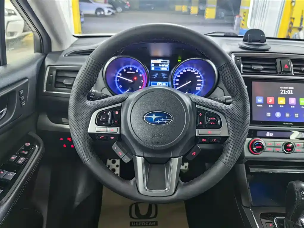 Subaru Legacy 2017 — фото 14