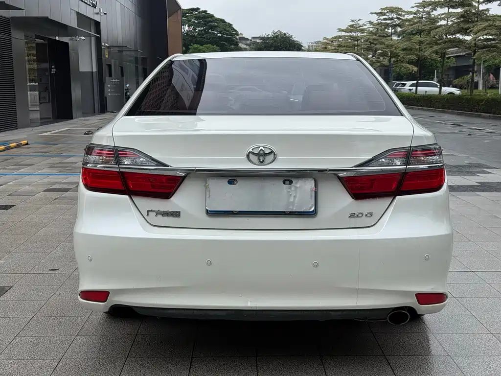 Toyota Camry 2016 — фото 5