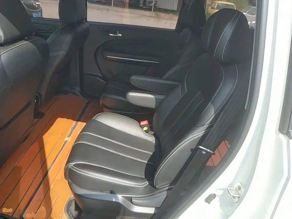 GAC Trumpchi M6 2020 — фото 17