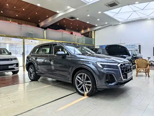 Audi Q7 2024