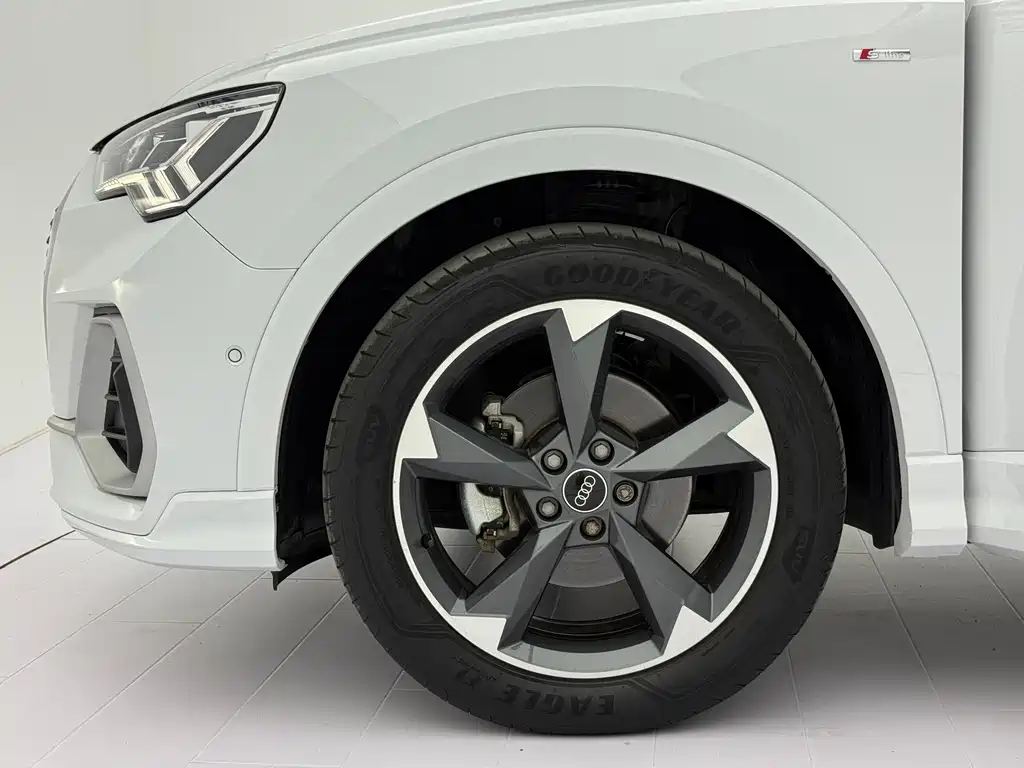 Audi Q3 2025 — фото 21