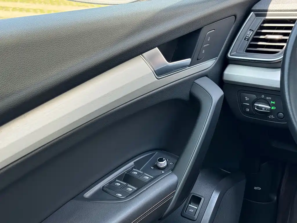 Audi Q5L 2019 — фото 12