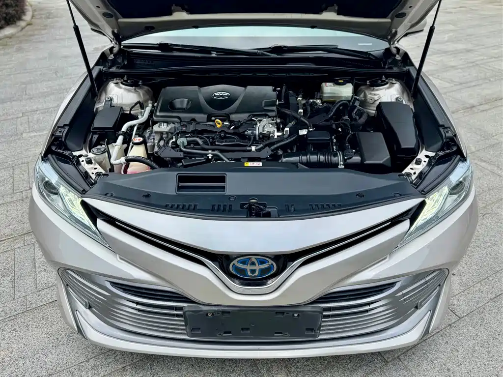 Toyota Camry 2019 — фото 19