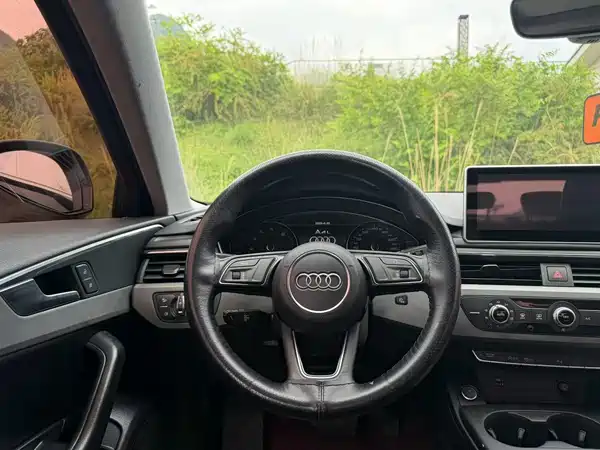 Audi A4L 2019