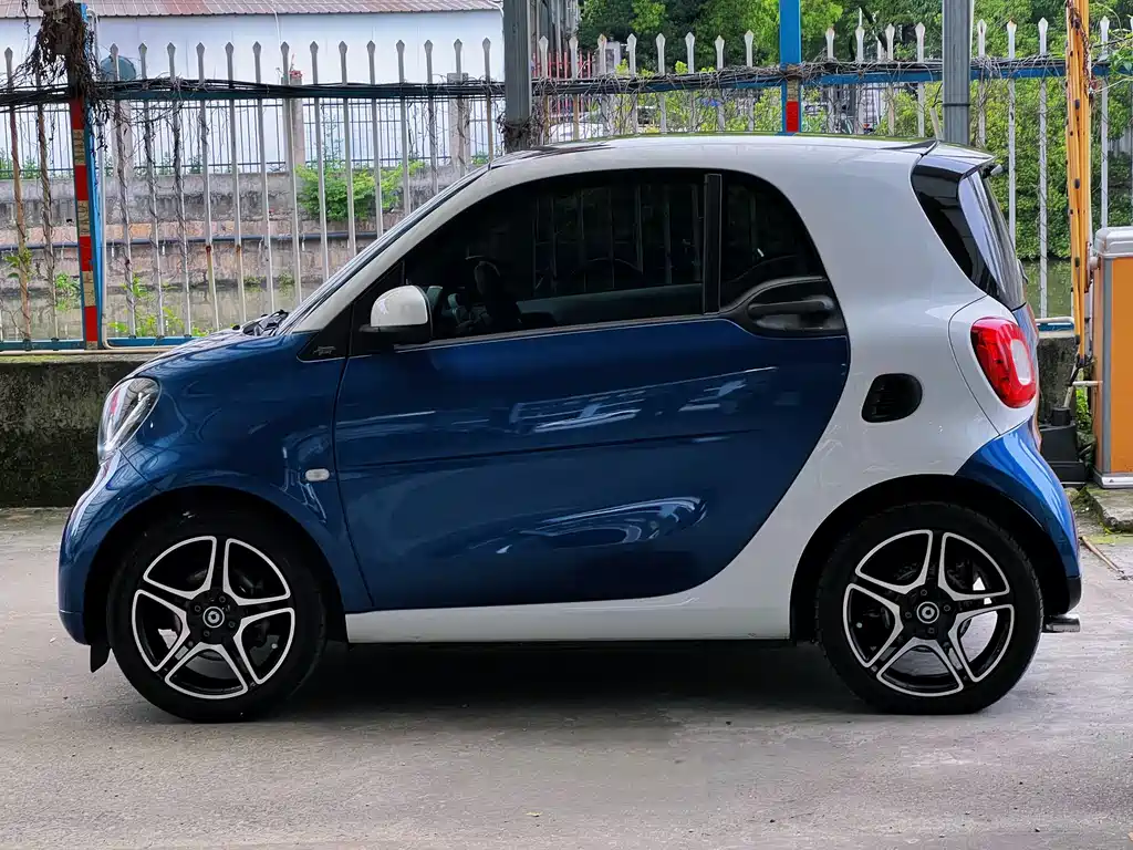 smart Fortwo 2017 — фото 8