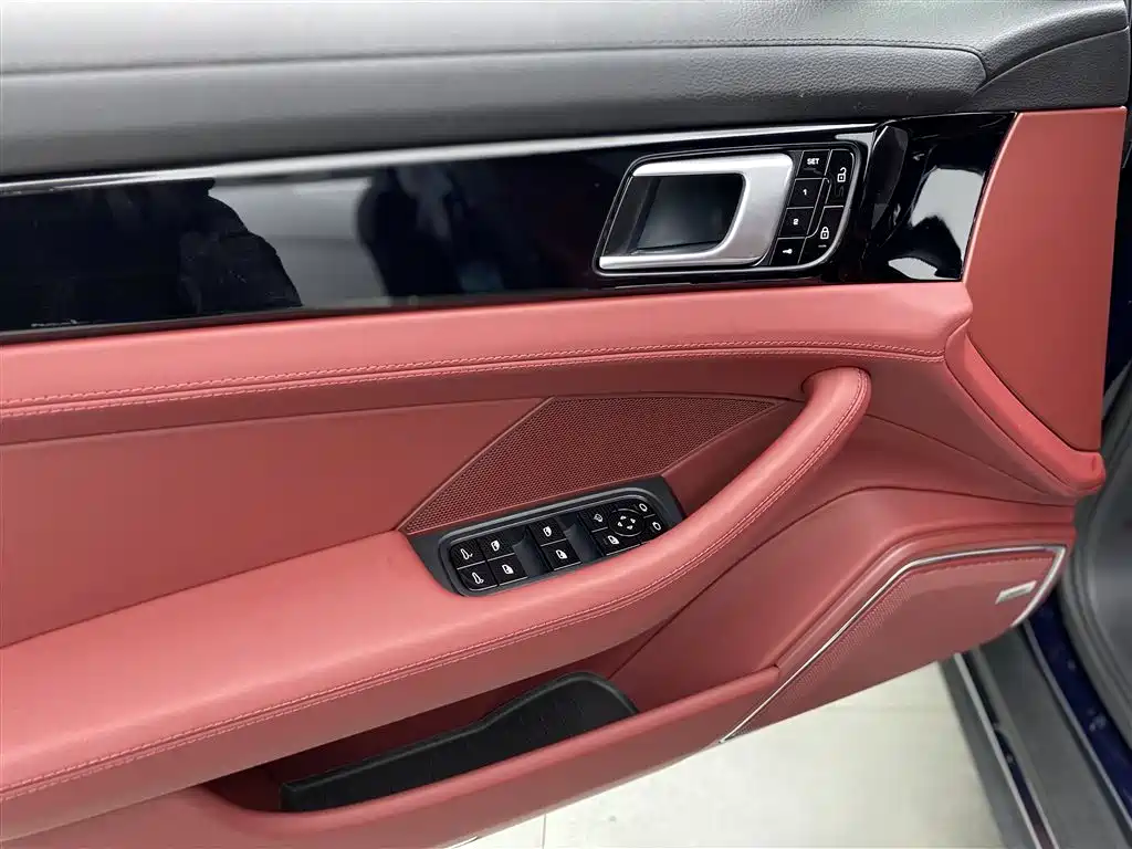 Porsche Panamera 2019 — фото 19